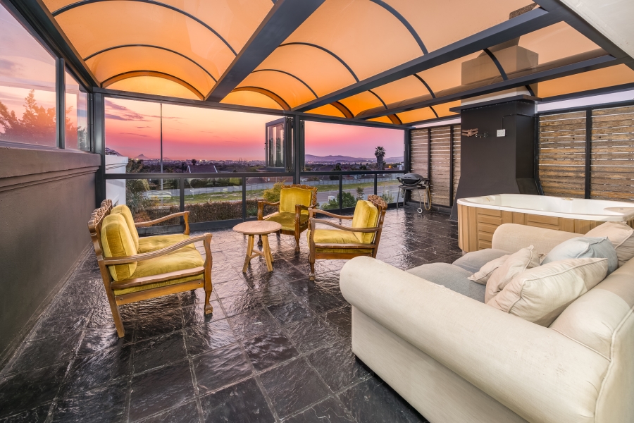 5 Bedroom Property for Sale in Deo Gracia Western Cape